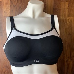 Victoria's Secret Lightweight Sport Bra 30C B&W